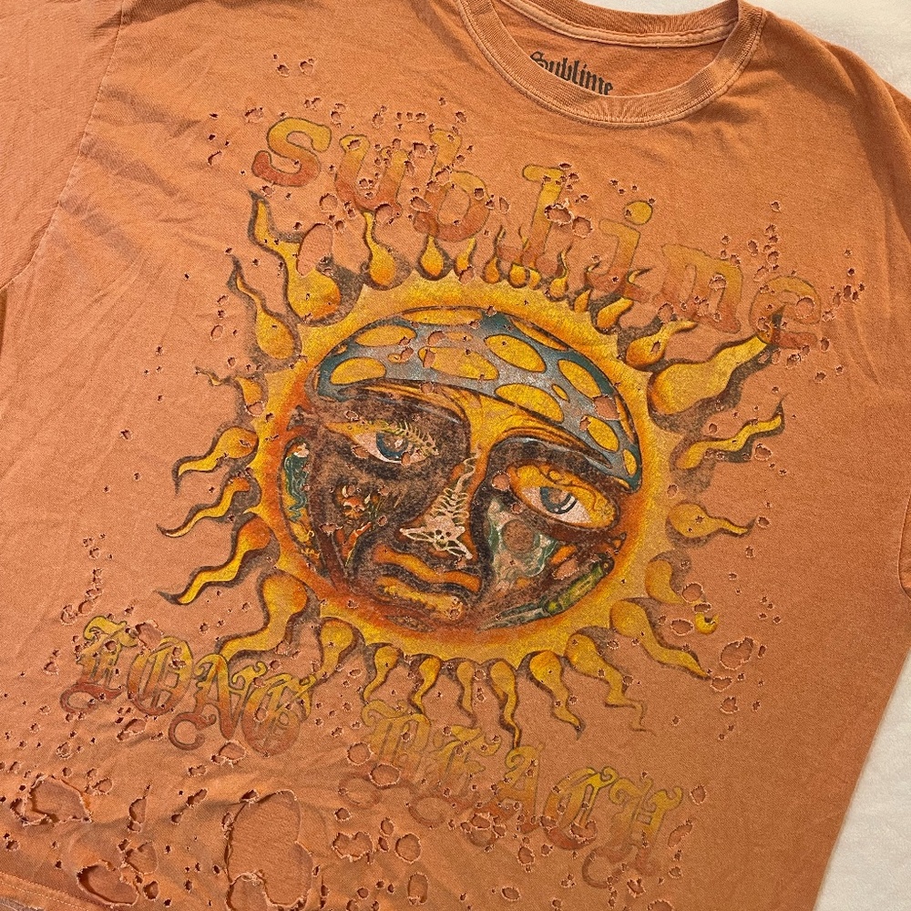 URBAN OUTFITTERS GRAPHIC TEE